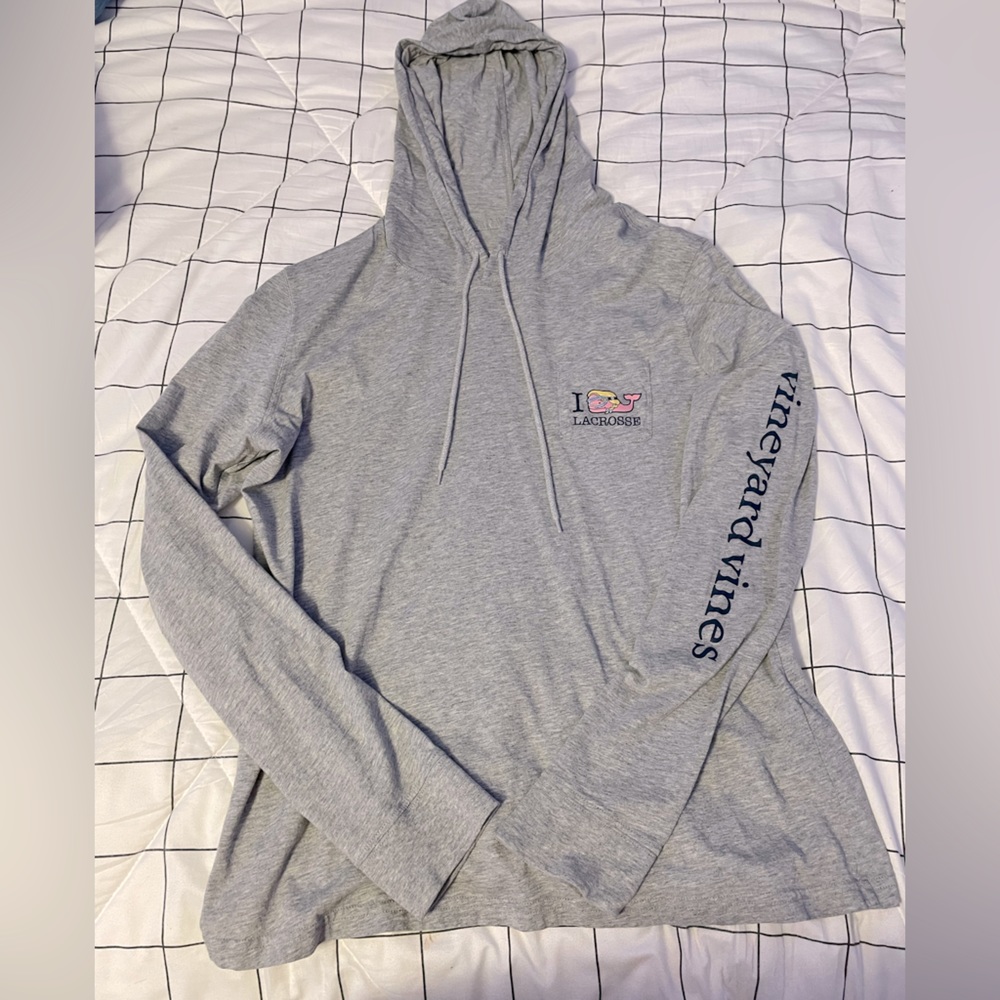 Vineyard vines longlongsleeve with a hood